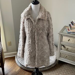 Dylan by true grit faux fur jacket